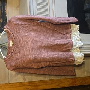 Oddy sweater with lace detail